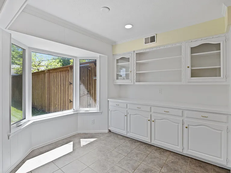 527 Twilight Trl — Photo 12