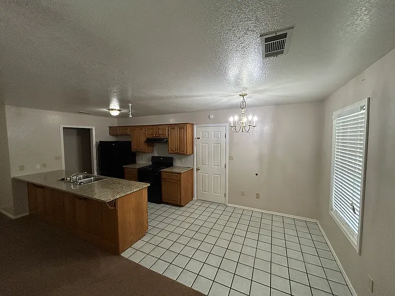 1090 Grinnel Cir #A — Photo 2
