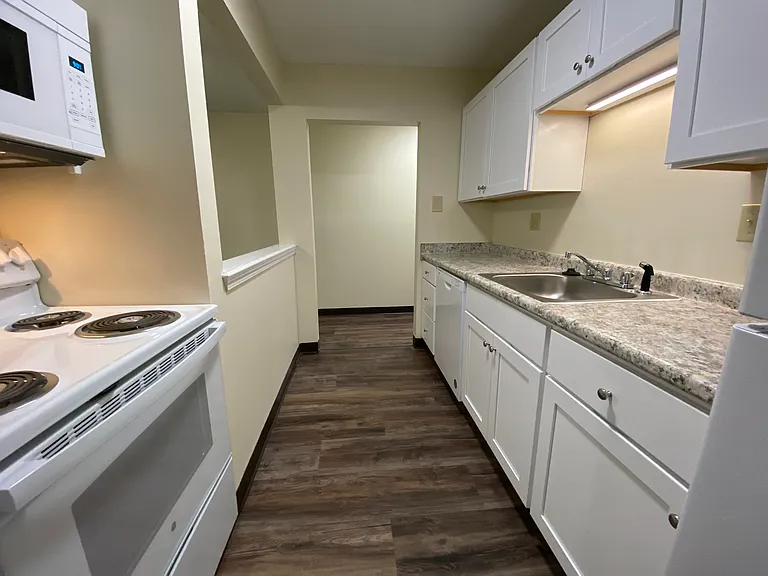 Sunset Ridge Apartments — Photo 90