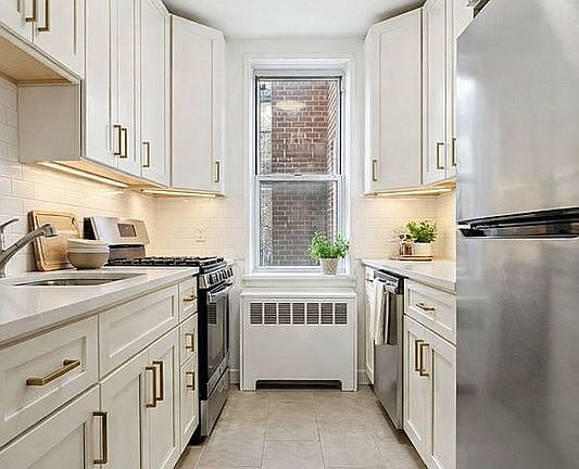 4th image of 3305 92nd St APT 4G