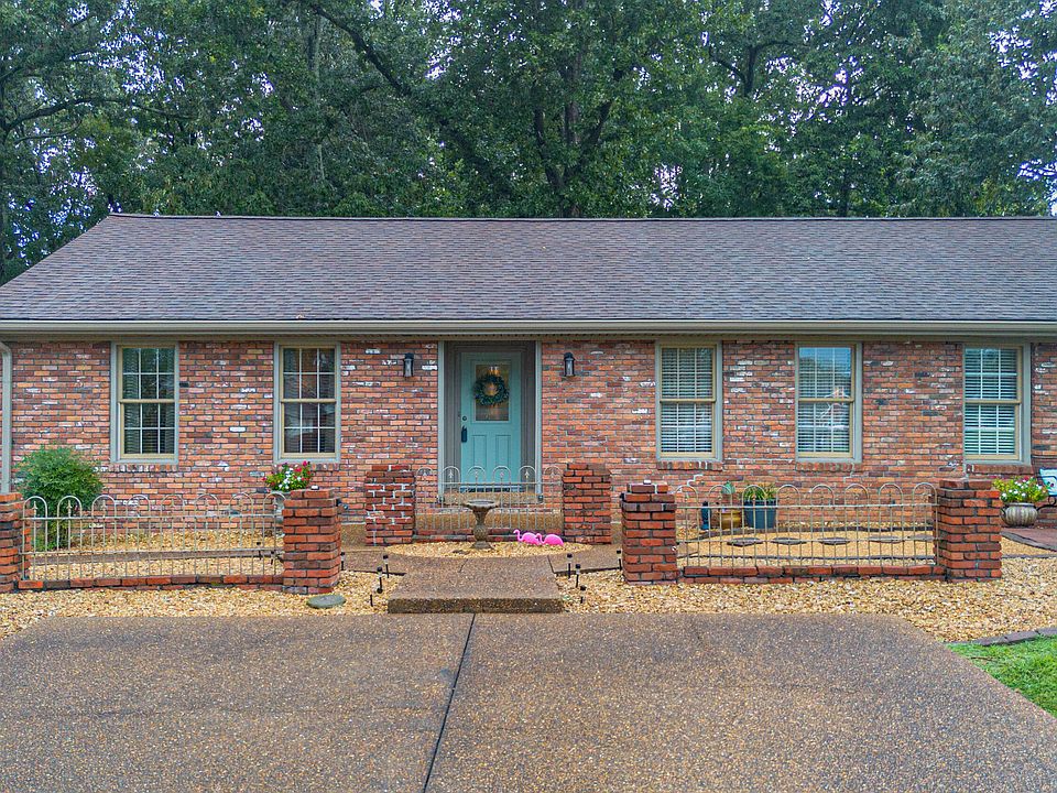 1st image of 206 Circle Dr