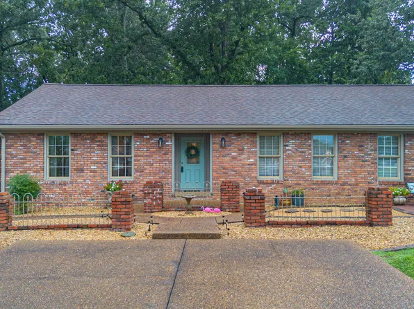 206 Circle Dr, Benton, KY 42025