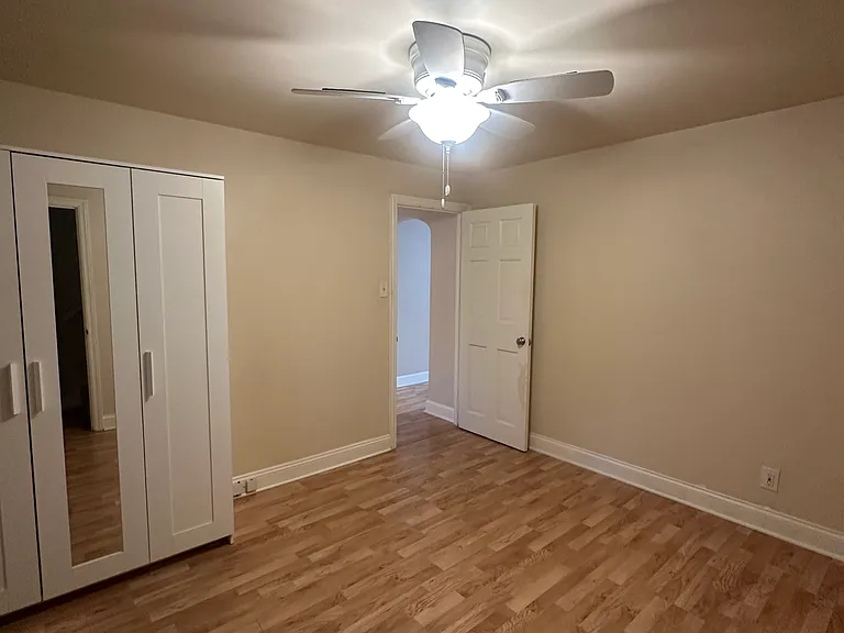 528 E Cherry St — Photo 15