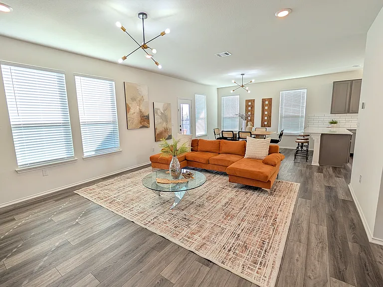 6213 Albany Sleigh Dr — Photo 2