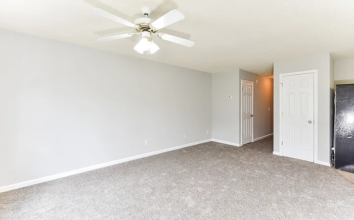7245 Alicias Way — Photo 3