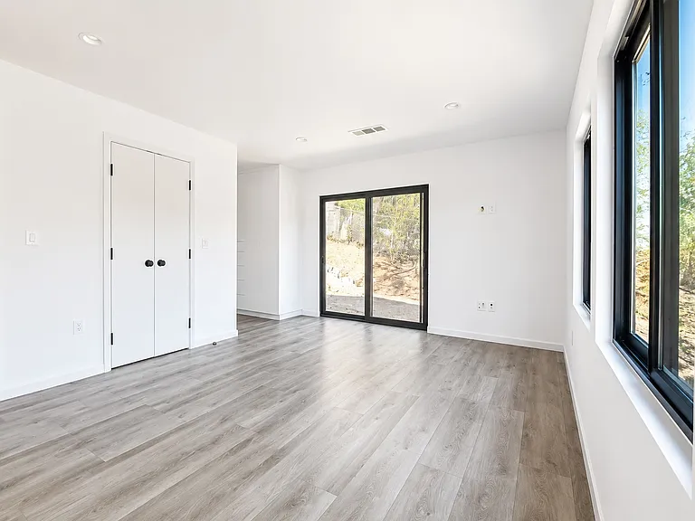 9218 Slater Ter — Photo 14