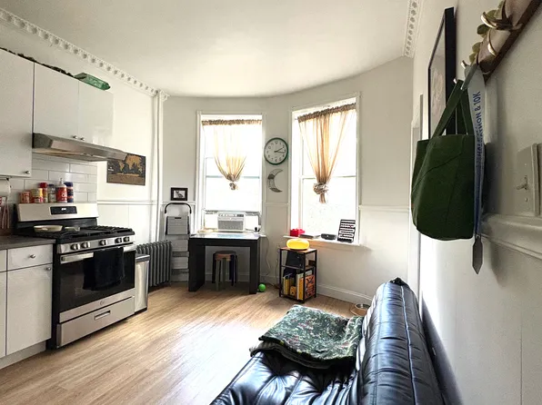 990 Bushwick Avenue image 1 of 10
