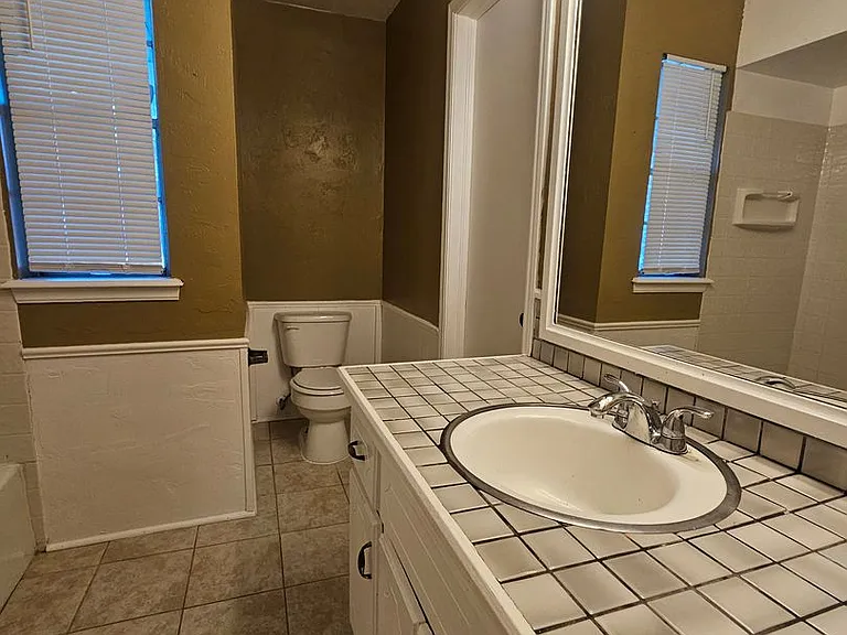 1428 Princeton Cir — Photo 12