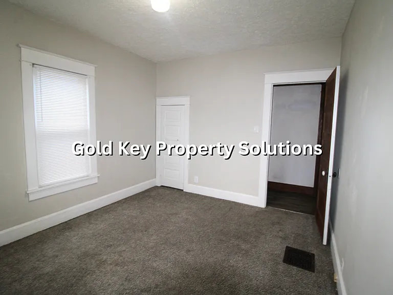 815 N Elm St — Photo 16