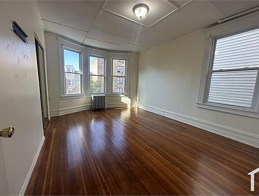 1st image of 28 Carroll St Floor 2