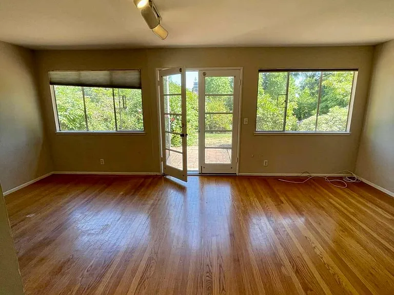 Living room/ dining room combo