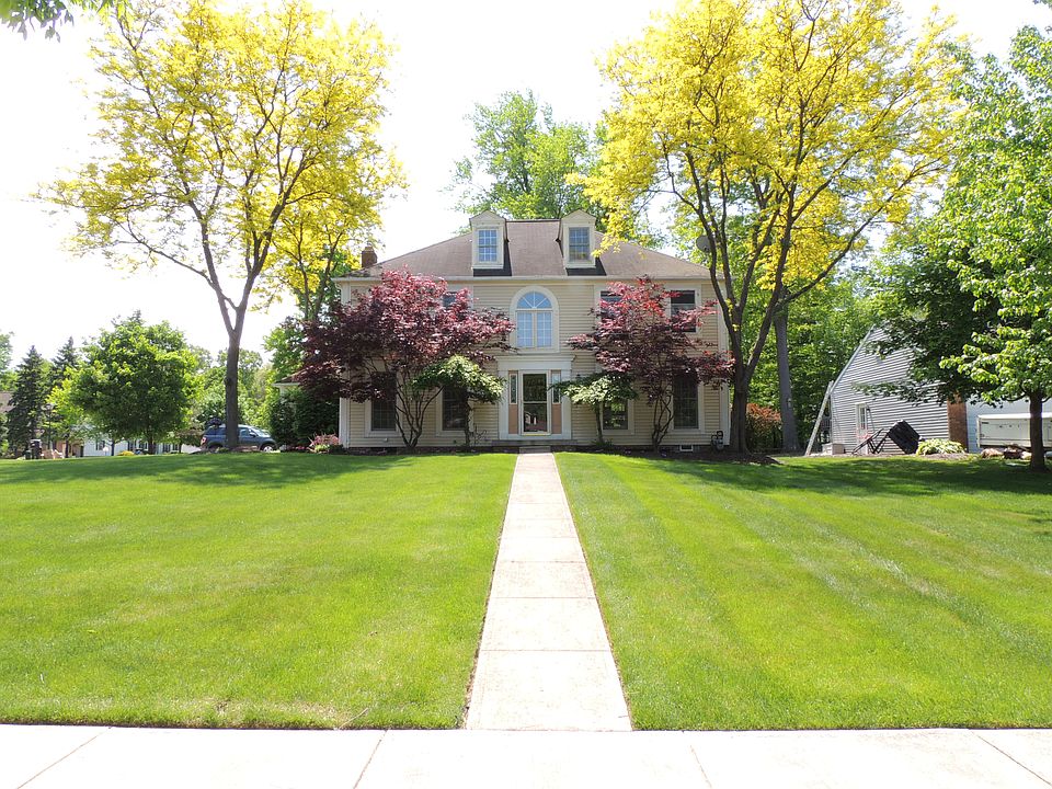 1st image of 34804 Bramble Ln