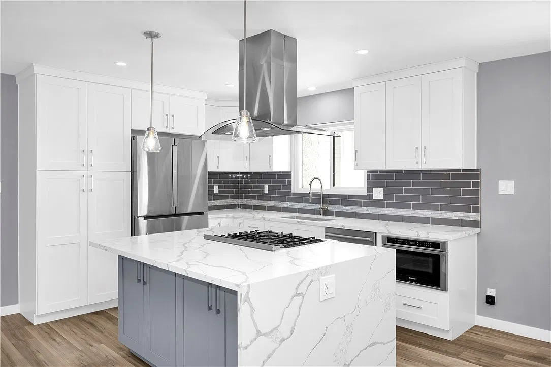 3 bed, 1395 sqft, $3,950 — Photo 1