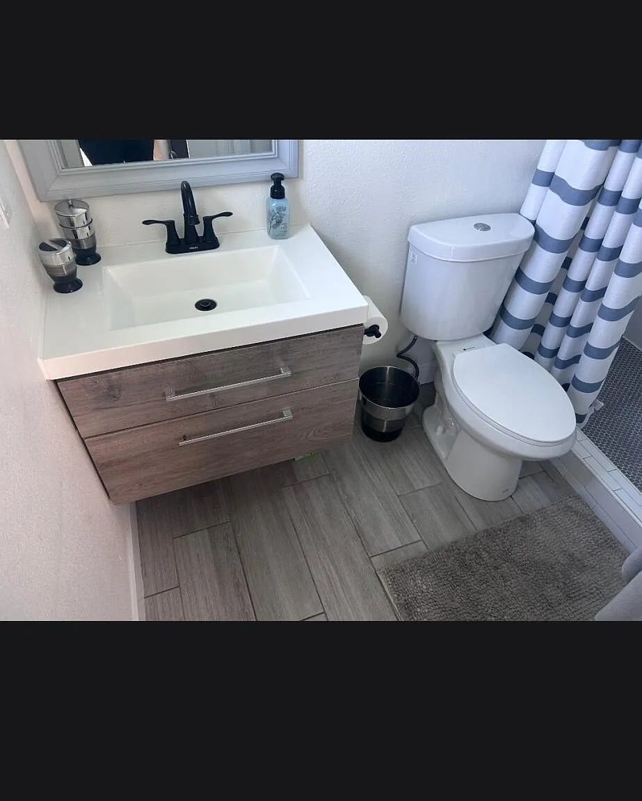 1 bed, 1.0 bath, 1974 sqft, $1,550 — Photo 1