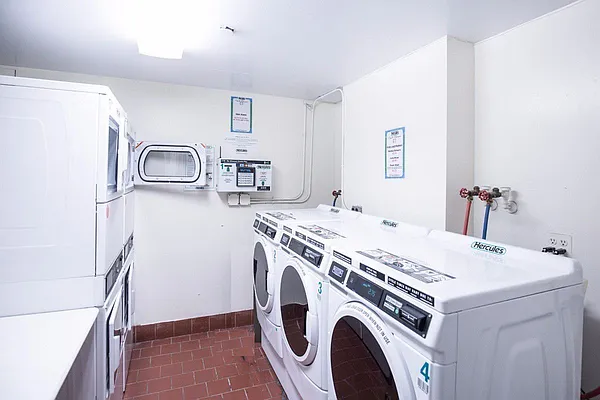 Rented by Avenues Real Estate | media 10