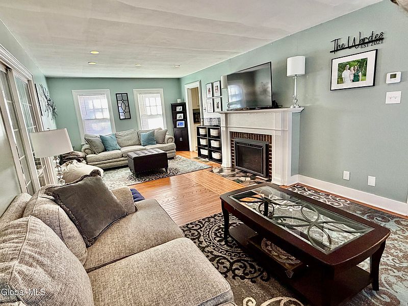 3rd image of 1501 Baker Avenue