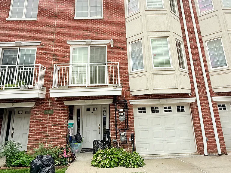 314 Soundview Ln #B — Photo 1