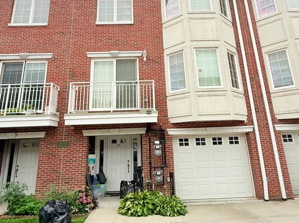 314 Soundview Ln #B, College Pt, NY 11356