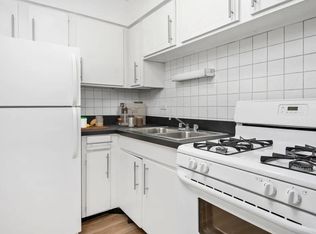 544 W. Melrose, Chicago, IL 60657