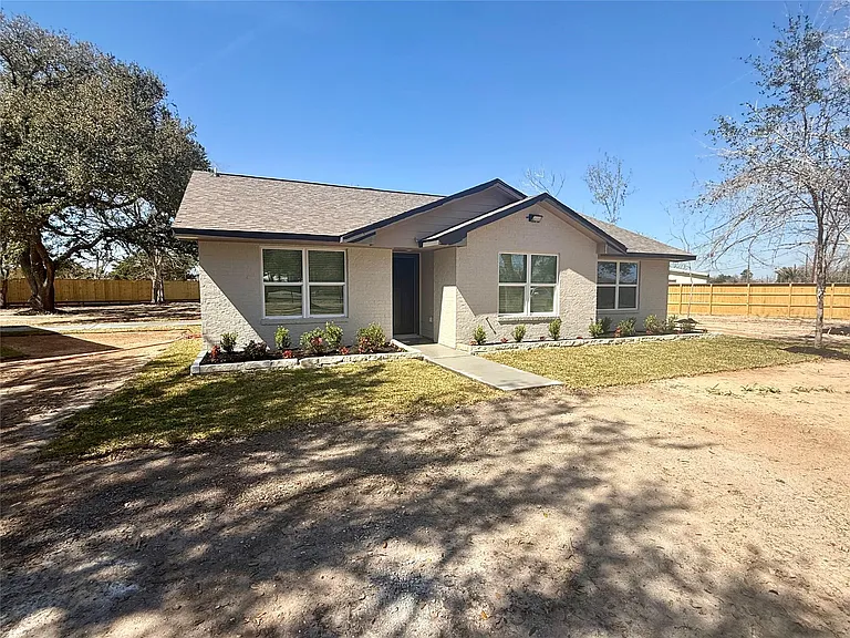 4835 County Road 380 — Photo 33