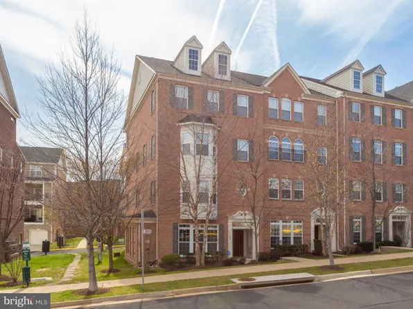 2689 Sheffield Hill Way #160, Woodbridge, VA 22191