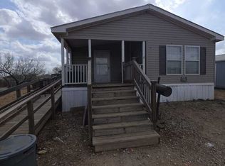 311 E Frio St, Dilley, TX 78017