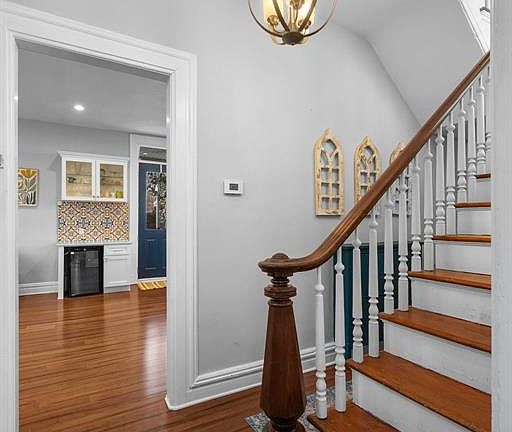 3rd image of 2029 Forest Ave