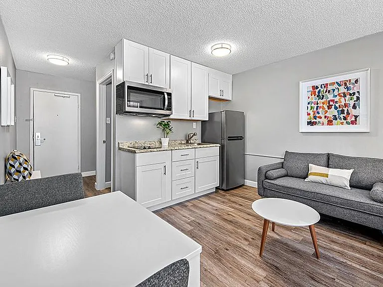 The Incline Apartments and Studios — Photo 3