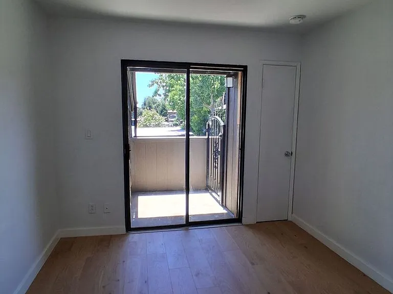 1190 S Winery Ave #222 — Photo 13