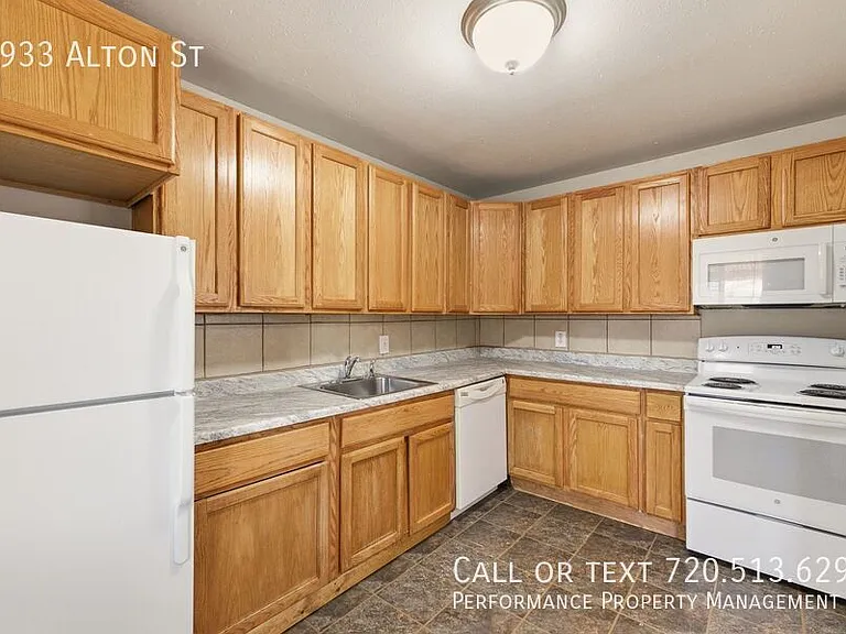 1933 Alton St — Photo 7