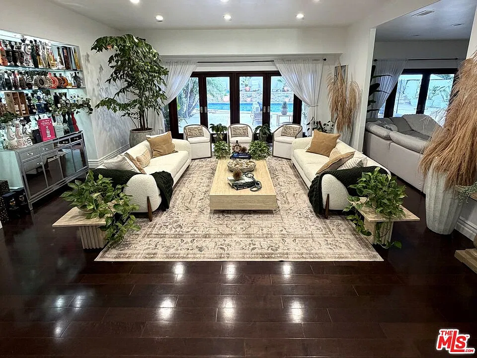4 bed, 3.5 bath, 2964 sqft, $16,500 — Photo 4