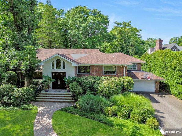 278 Fountain Rd, Englewood, NJ 07631