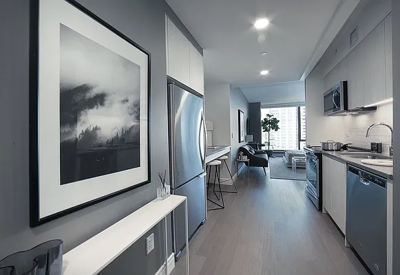 Rented by Greystar | media 3