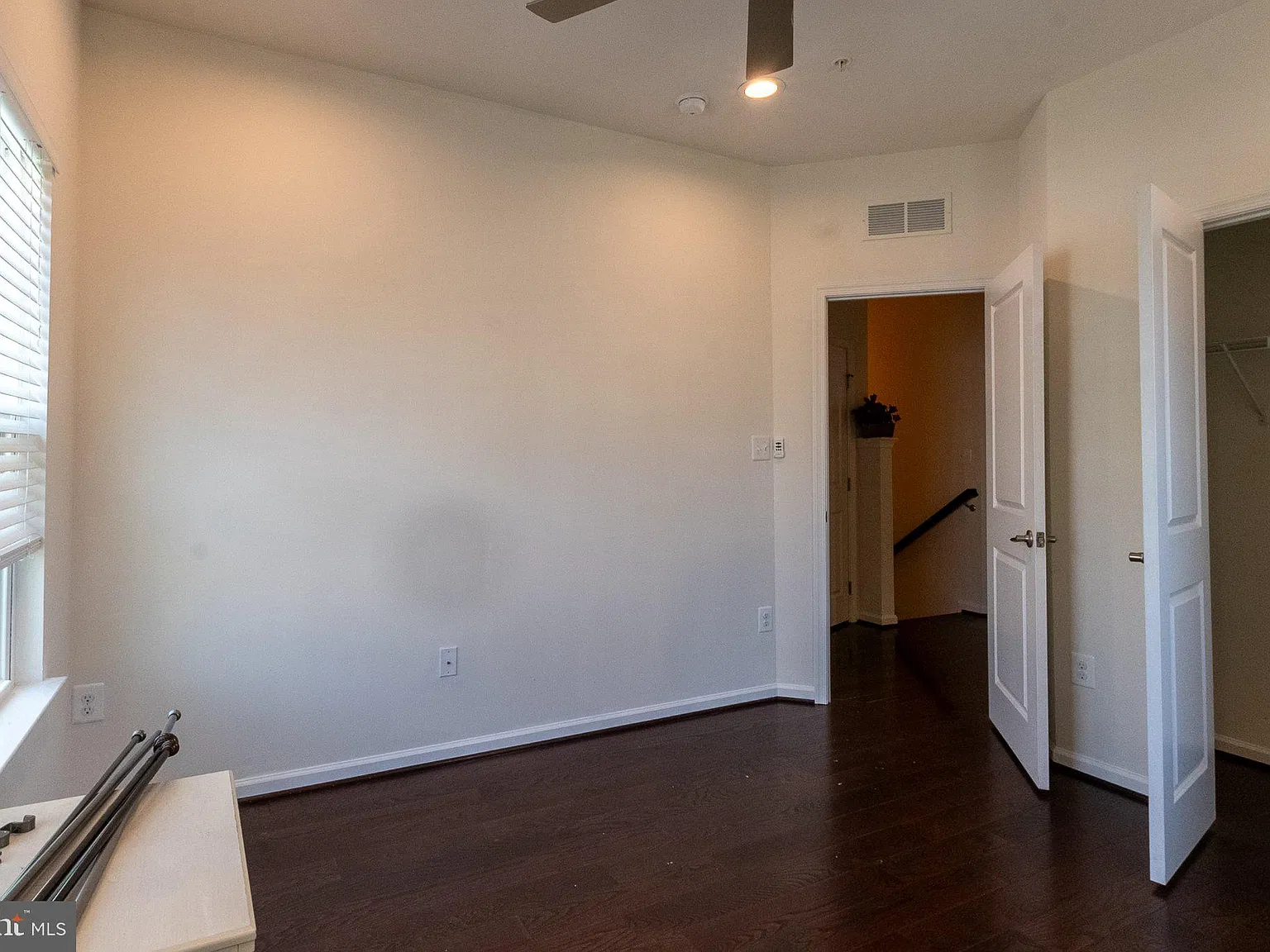 4 bed, 5.0 bath, 2211 sqft, $3,200 — Photo 4