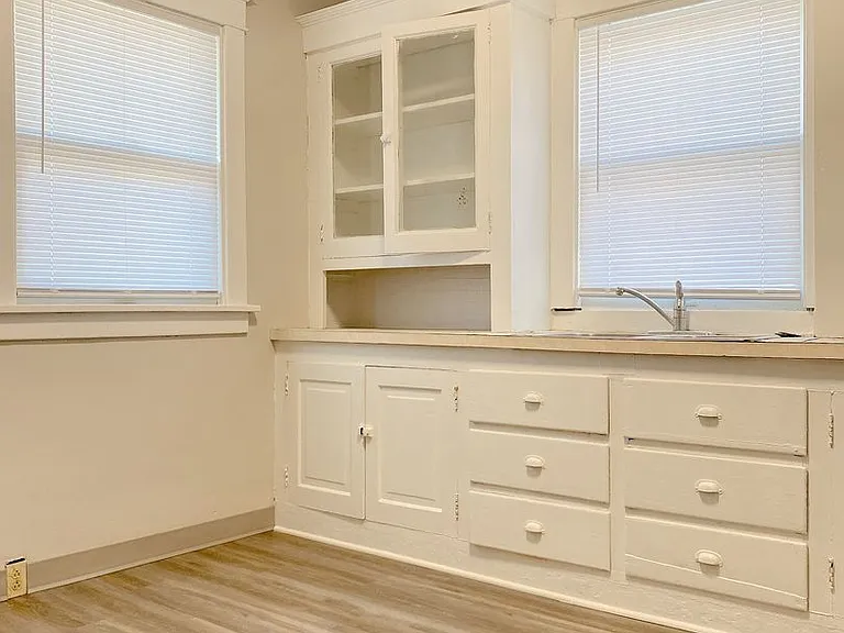 2436 Laurel Ave — Photo 14