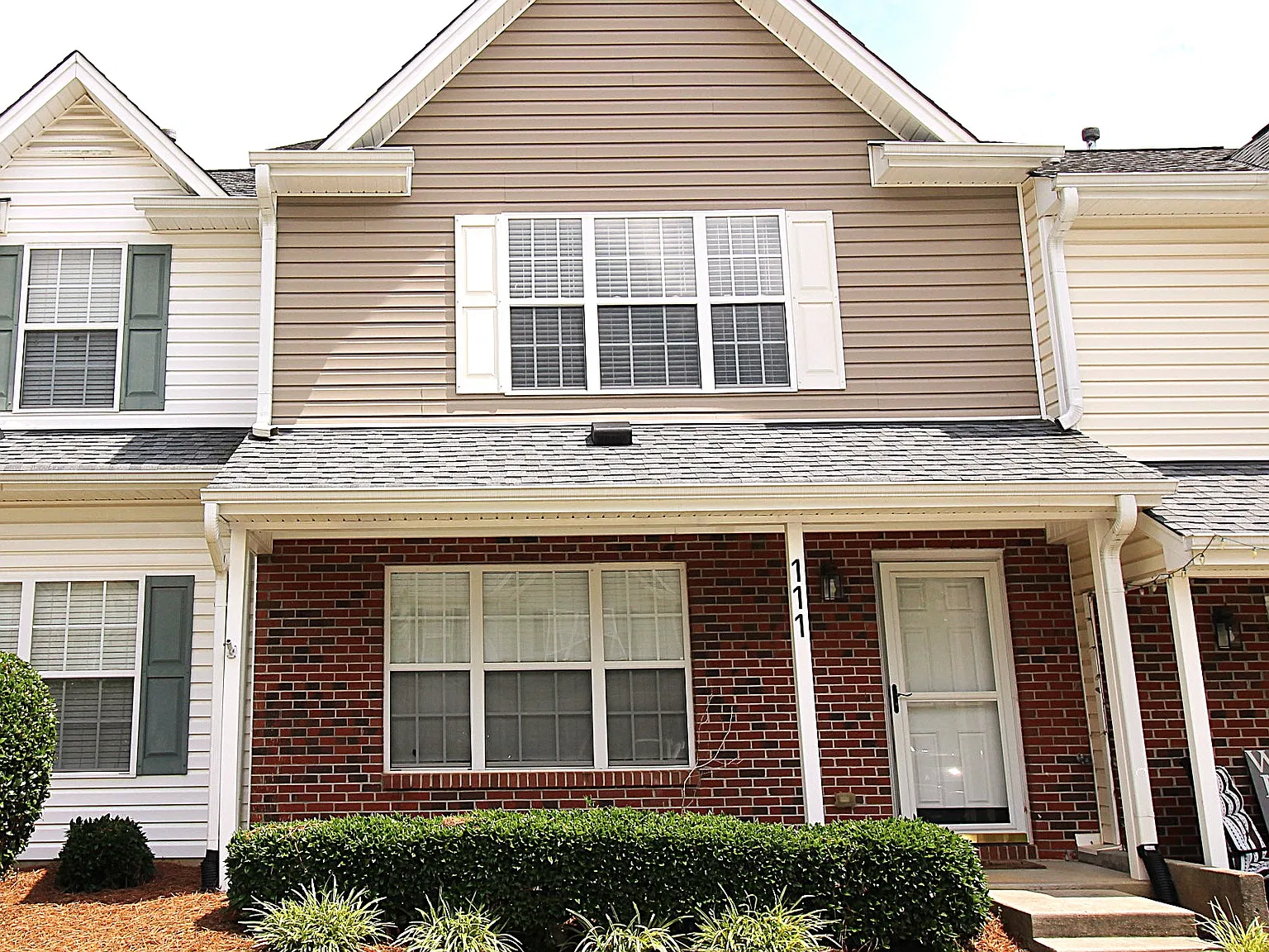 2 bed, 1342 sqft, $1,595 — Photo 1