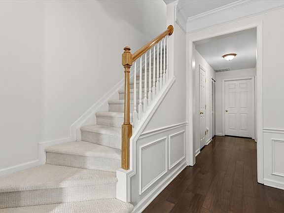 3rd image of 5408 Bayside Ct