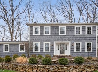 2 Overbrook Rd, Randolph, NJ 07869