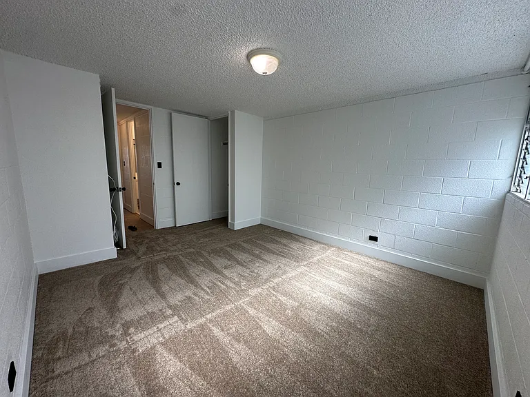 2501 Coyne St — Photo 11
