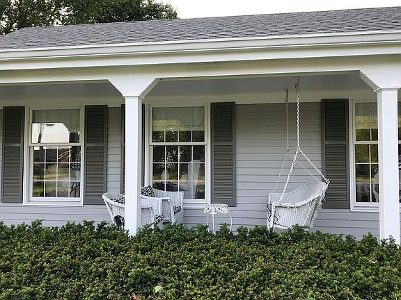 3rd image of 1616 Conneaut Ave