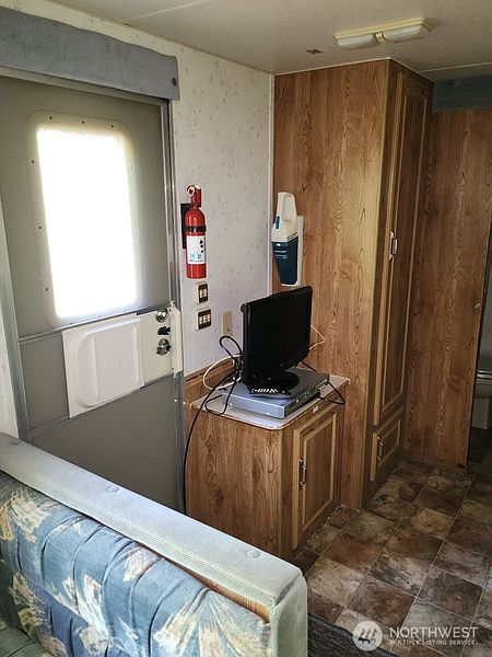4th image of 86 1 Goldrush Road