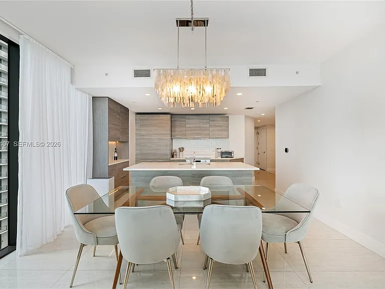 650 NE 32nd St #1501 — Photo 11