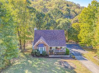 102 View Dr, Goodview, VA 24095