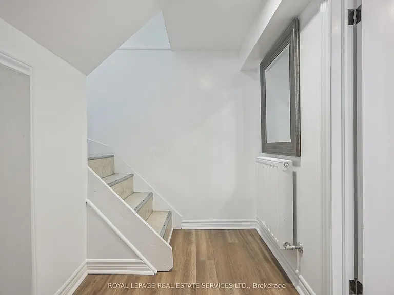 21 Holbrooke Ave — Photo 15