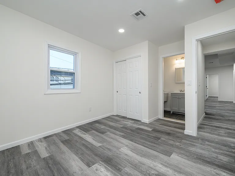 287 Orange St #2 — Photo 9