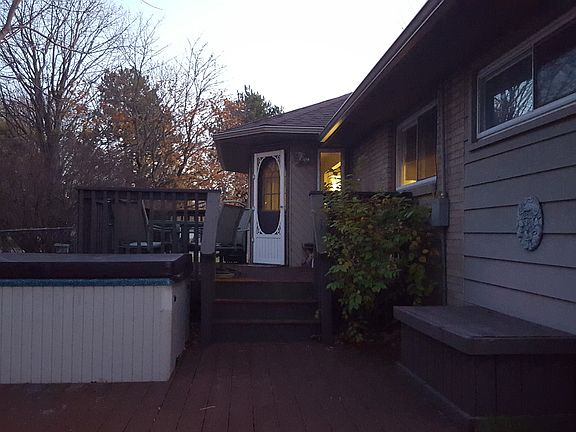 3rd image of 600 N Franklin St