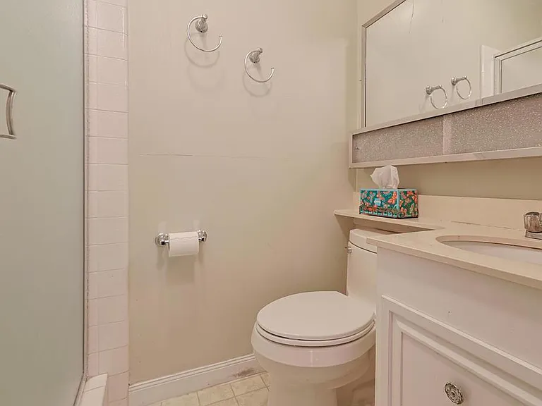 1027 Encino Row — Photo 43