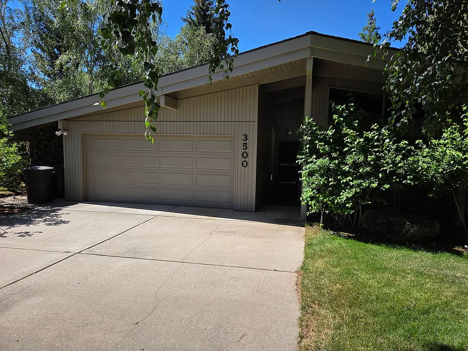 3500 N Country Club Dr