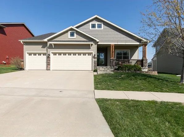 9725 Hazelwood Ave, Johnston, IA 50131