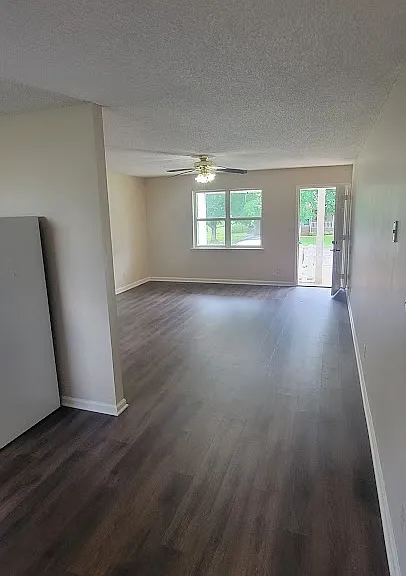 68 Driftwood Ln #1B — Photo 2